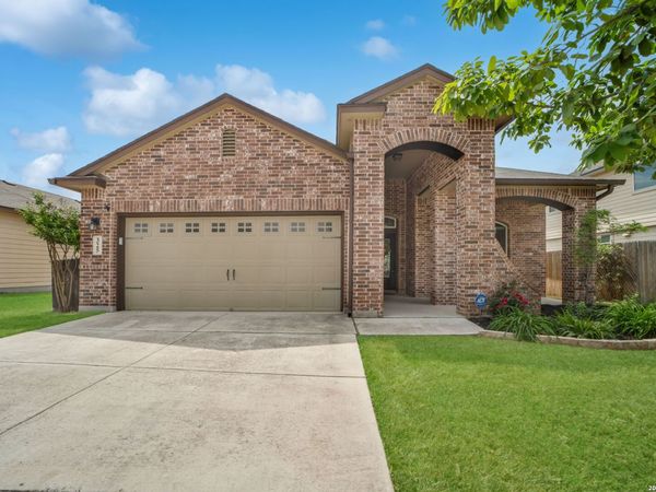 325 Oak Creek Way, New Braunfels, TX 78130