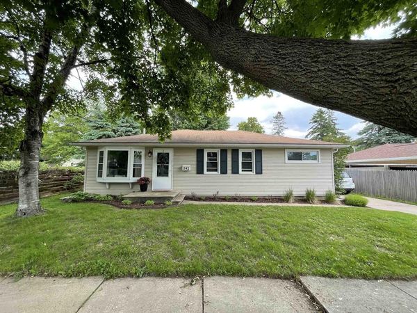 1342 E FRANCES STREET, Appleton, WI 54911