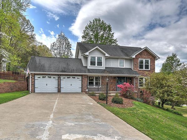 308 Appleberry Circle, Kingsport, TN 37663