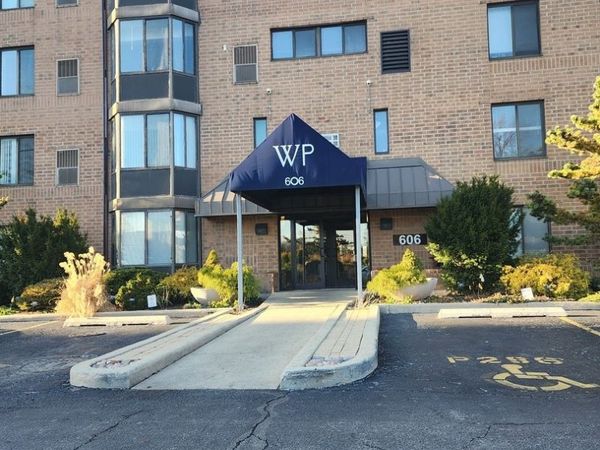 606 E Woodland Park Avenue, Unit 301, Chicago, IL 60616