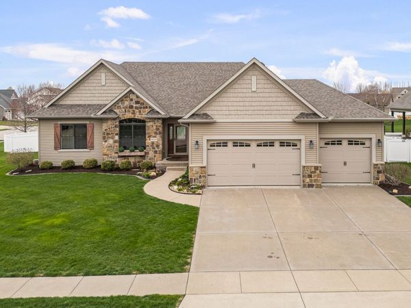 6608 Prairie Grass Lane , Bettendorf, IA 52722