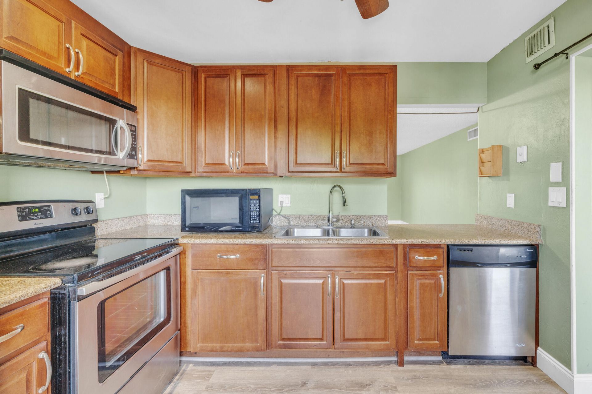 7541 NW 16th Street, Unit 1411, Plantation, FL 33313 Photo