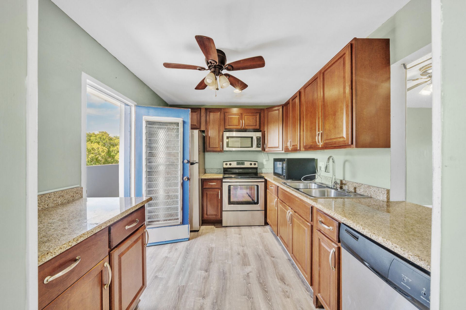 7541 NW 16th Street, Unit 1411, Plantation, FL 33313 Photo