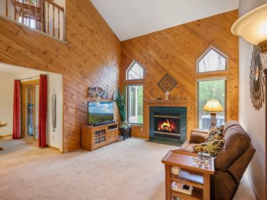 8693 Norway Street NW, Coon Rapids, MN 55433