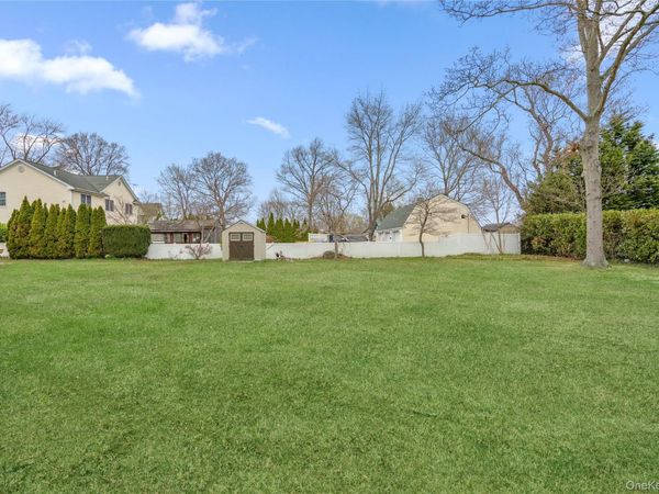 Sixth Avenue , Saint James, NY 11780