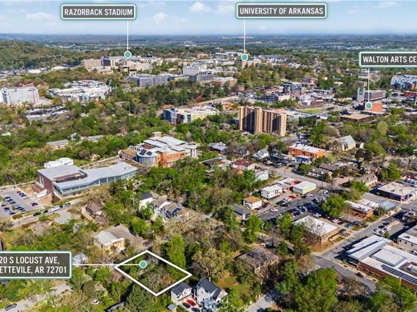 220 S Locust Avenue , Fayetteville, AR 72701