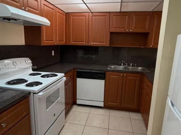 7000 NW 186th St, Unit 4-219, Hialeah, FL 33015