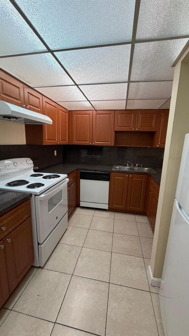 7000 NW 186th St, Unit 4-219, Hialeah, FL 33015 Photo