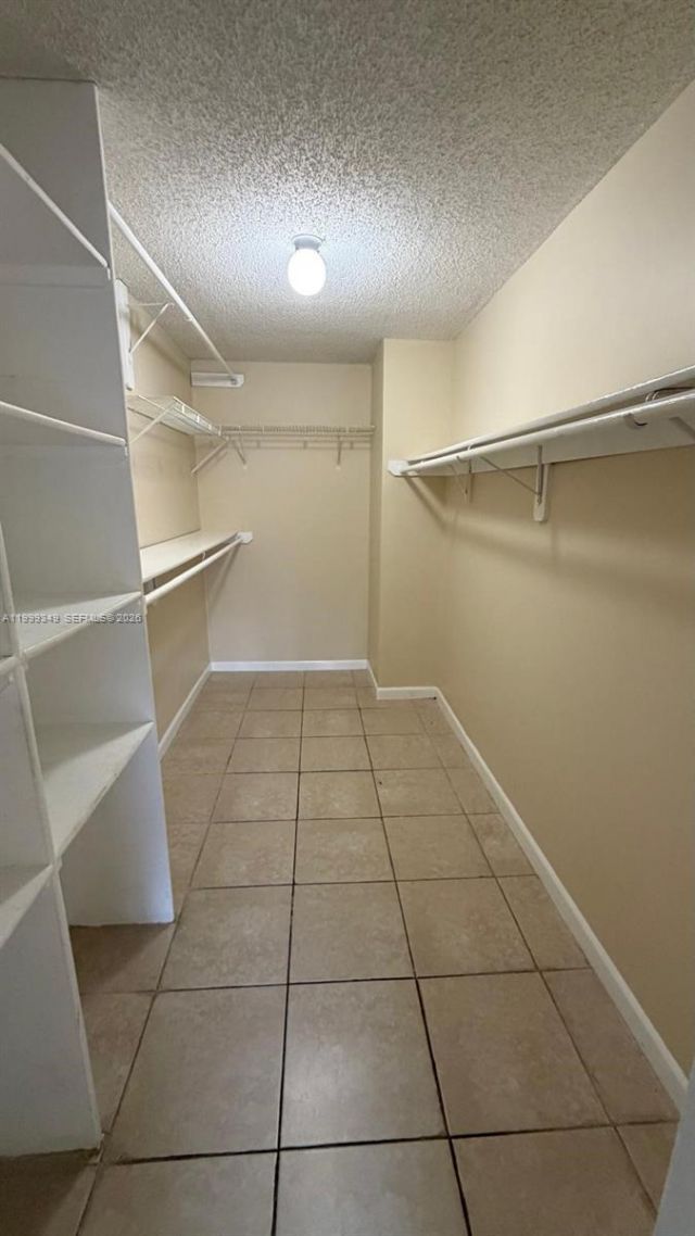 7000 NW 186th St, Unit 4-219, Hialeah, FL 33015 Photo