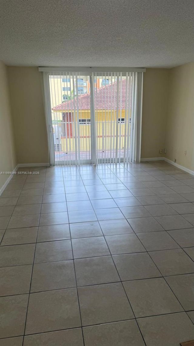 7000 NW 186th St, Unit 4-219, Hialeah, FL 33015 Photo
