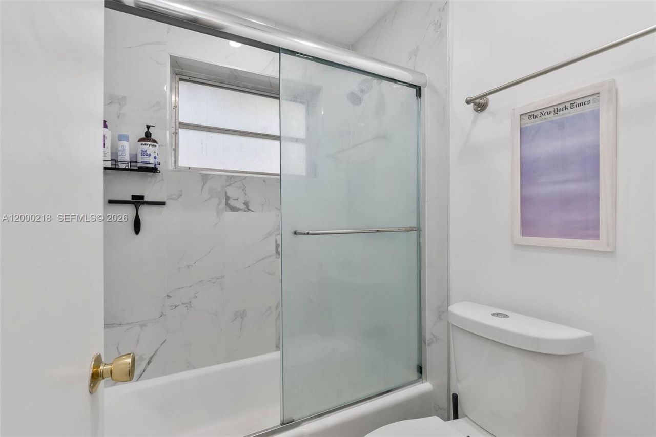 970 Benevento Ave, Unit 970, Coral Gables, FL 33146 Photo