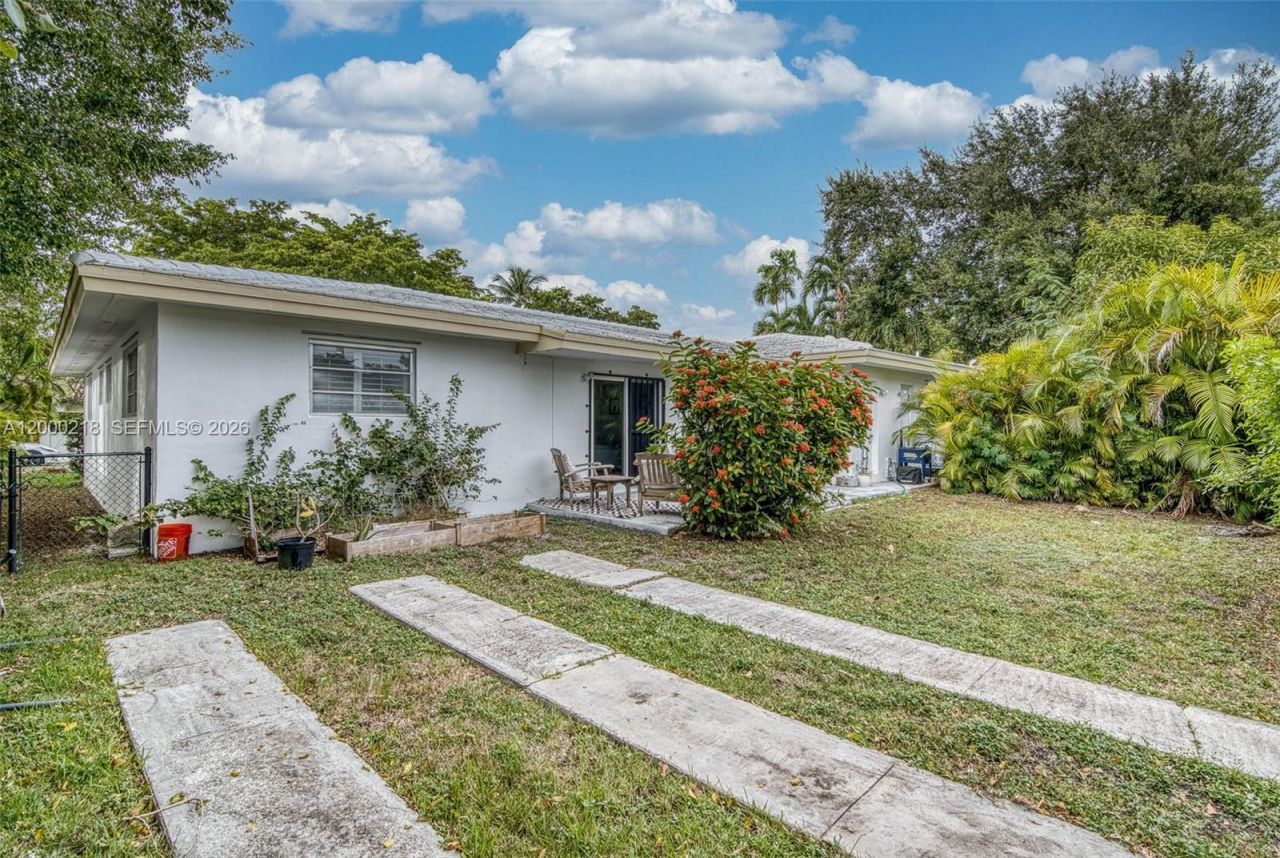 970 Benevento Ave, Unit 970, Coral Gables, FL 33146 Photo