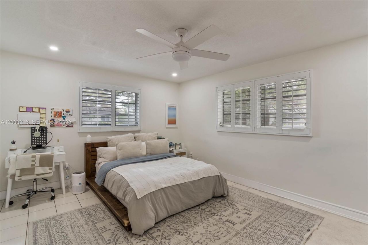 970 Benevento Ave, Unit 970, Coral Gables, FL 33146 Photo