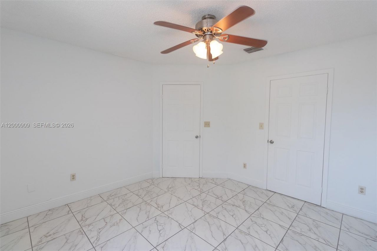 18304 NW 68th Ave, Unit L, Hialeah, FL 33015 Photo
