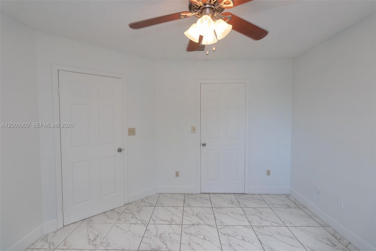 18304 NW 68th Ave, Unit L, Hialeah, FL 33015 Photo