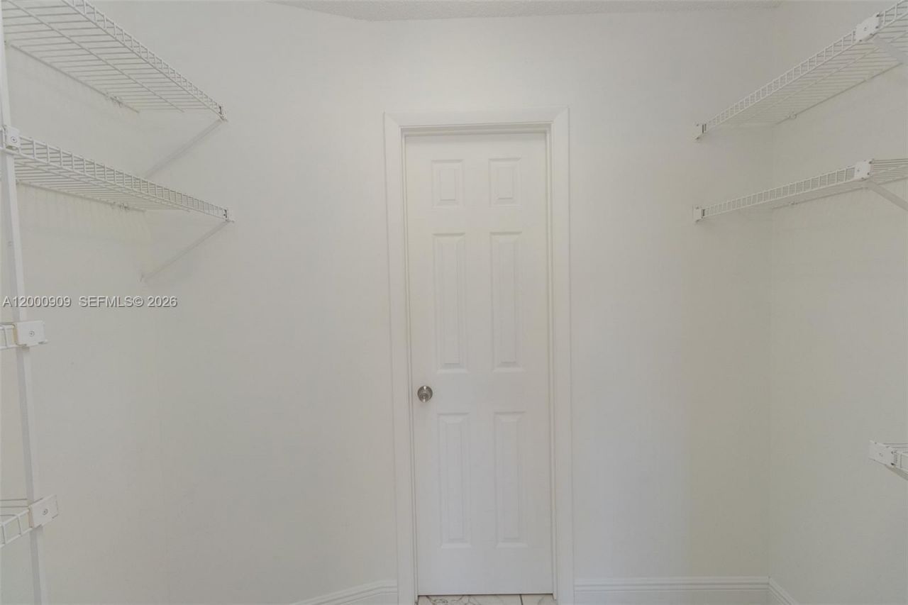 18304 NW 68th Ave, Unit L, Hialeah, FL 33015 Photo