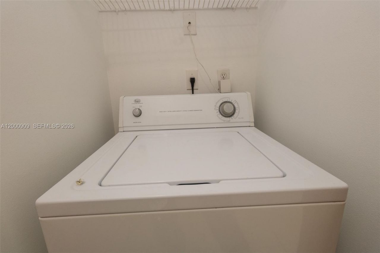 18304 NW 68th Ave, Unit L, Hialeah, FL 33015 Photo