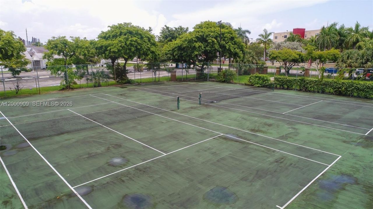 18304 NW 68th Ave, Unit L, Hialeah, FL 33015 Photo