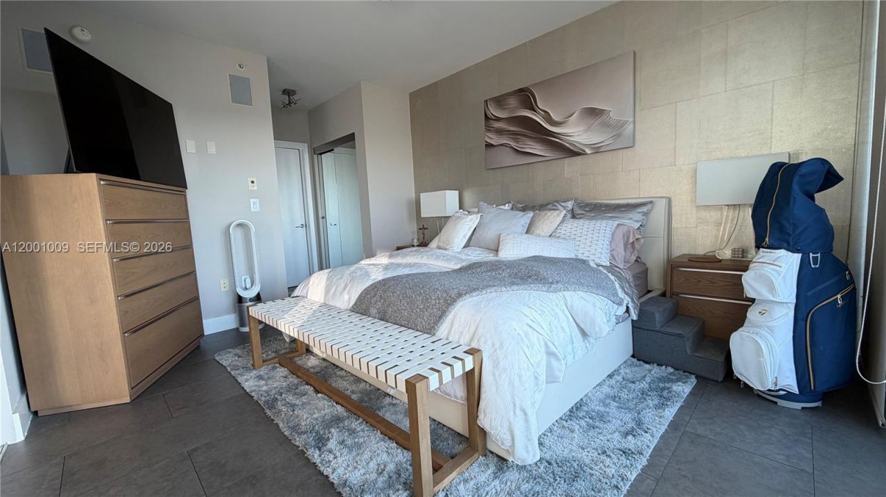 92 SW 3rd St, Unit 3607, Miami, FL 33130 Photo