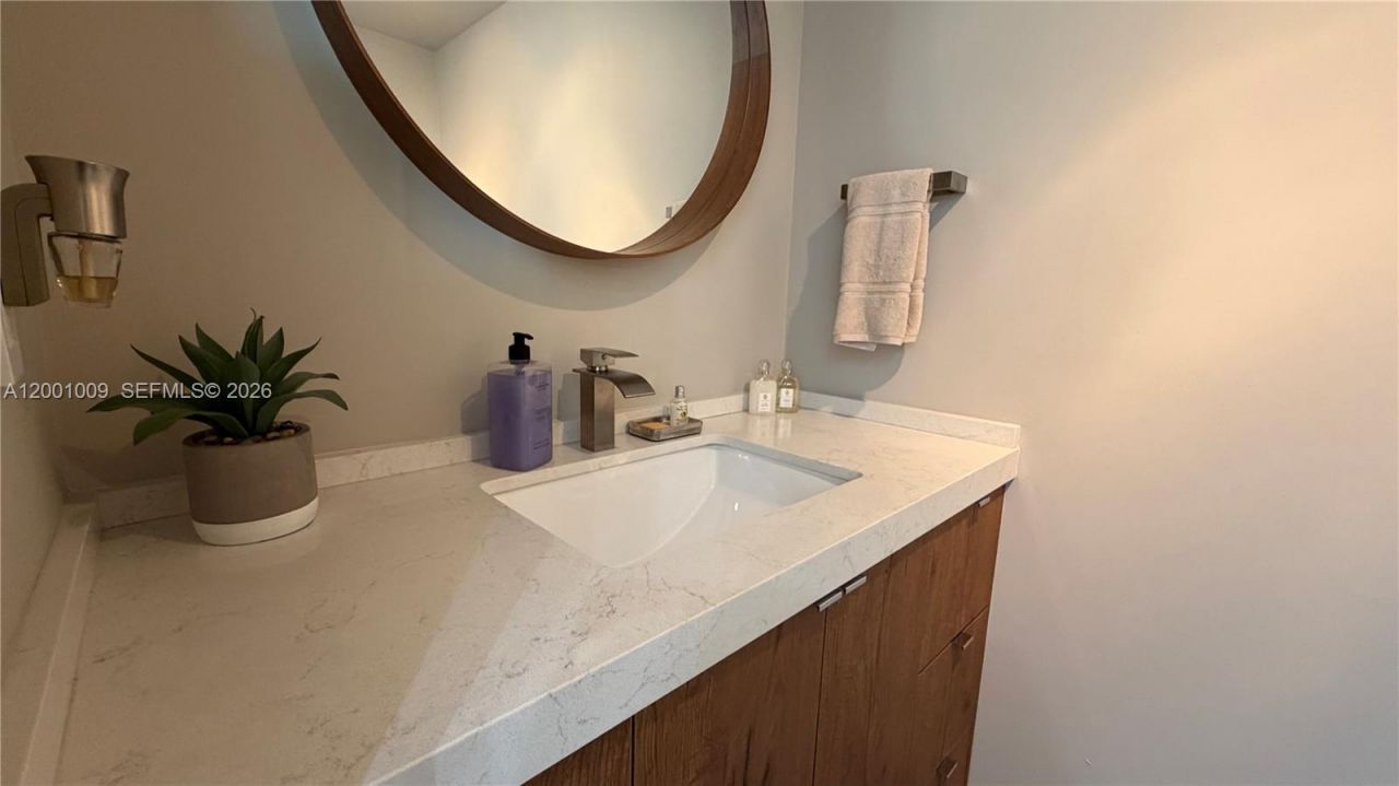 92 SW 3rd St, Unit 3607, Miami, FL 33130 Photo