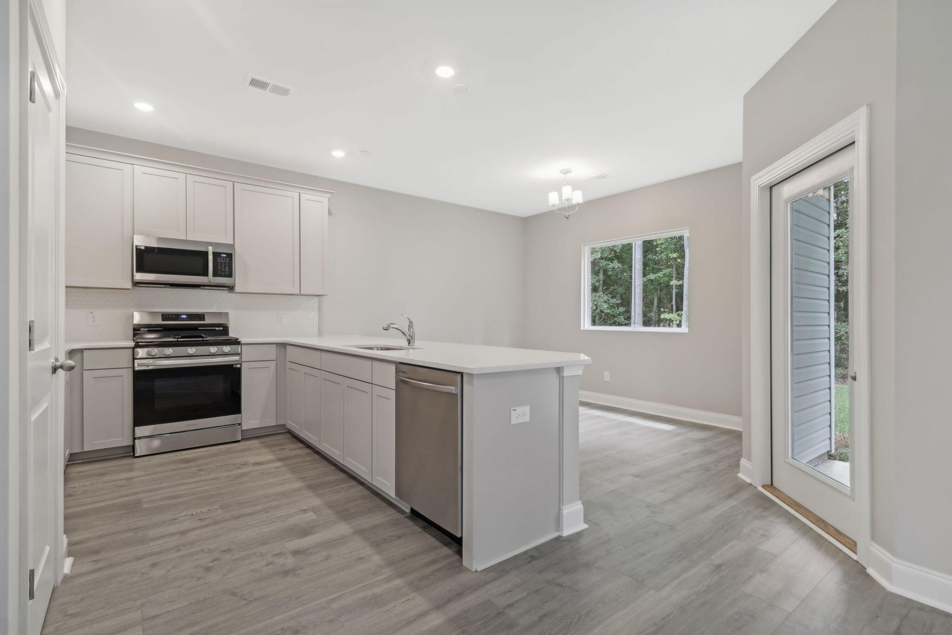 5081 Buggs Lane Photo 6