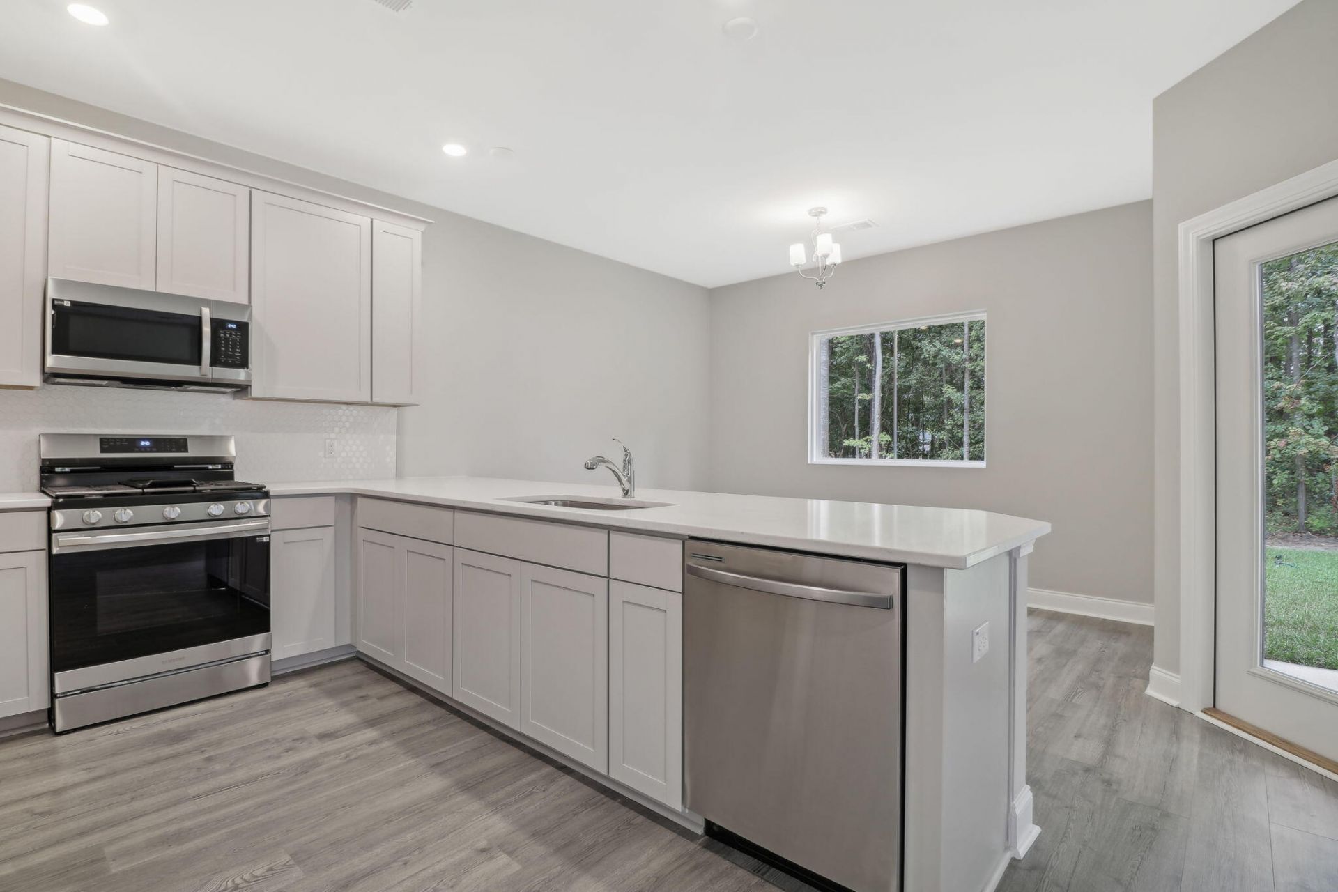 5081 Buggs Lane Photo 7