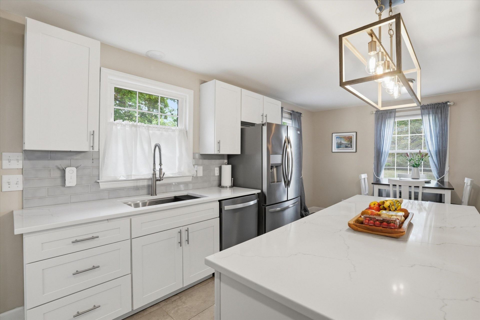 2388 Erskine Avenue Photo 16