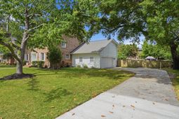 2388 Erskine Avenue photo 4