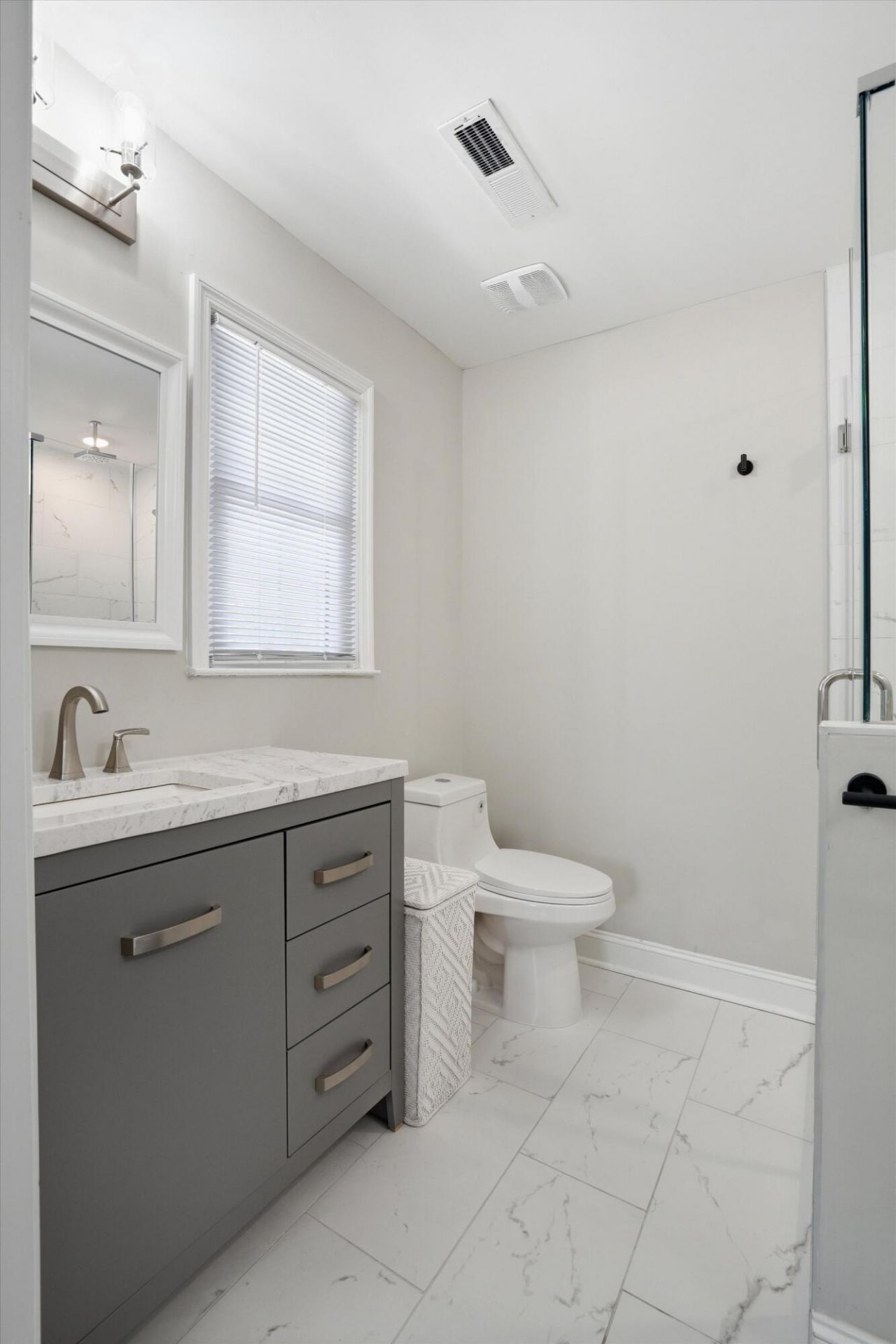 2388 Erskine Avenue Photo 26