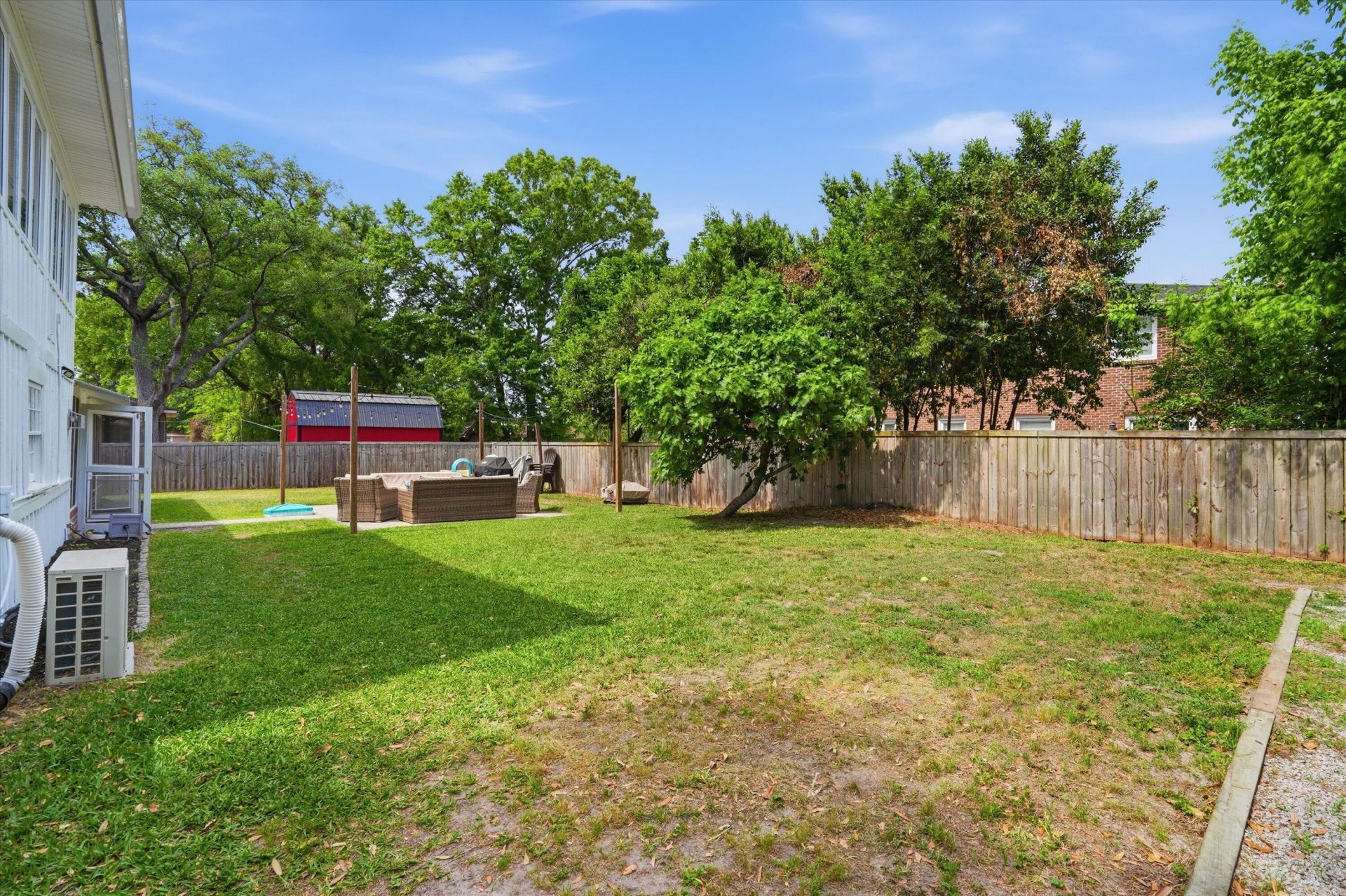 2388 Erskine Avenue Photo 46