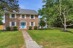 2388 Erskine Avenue photo 4