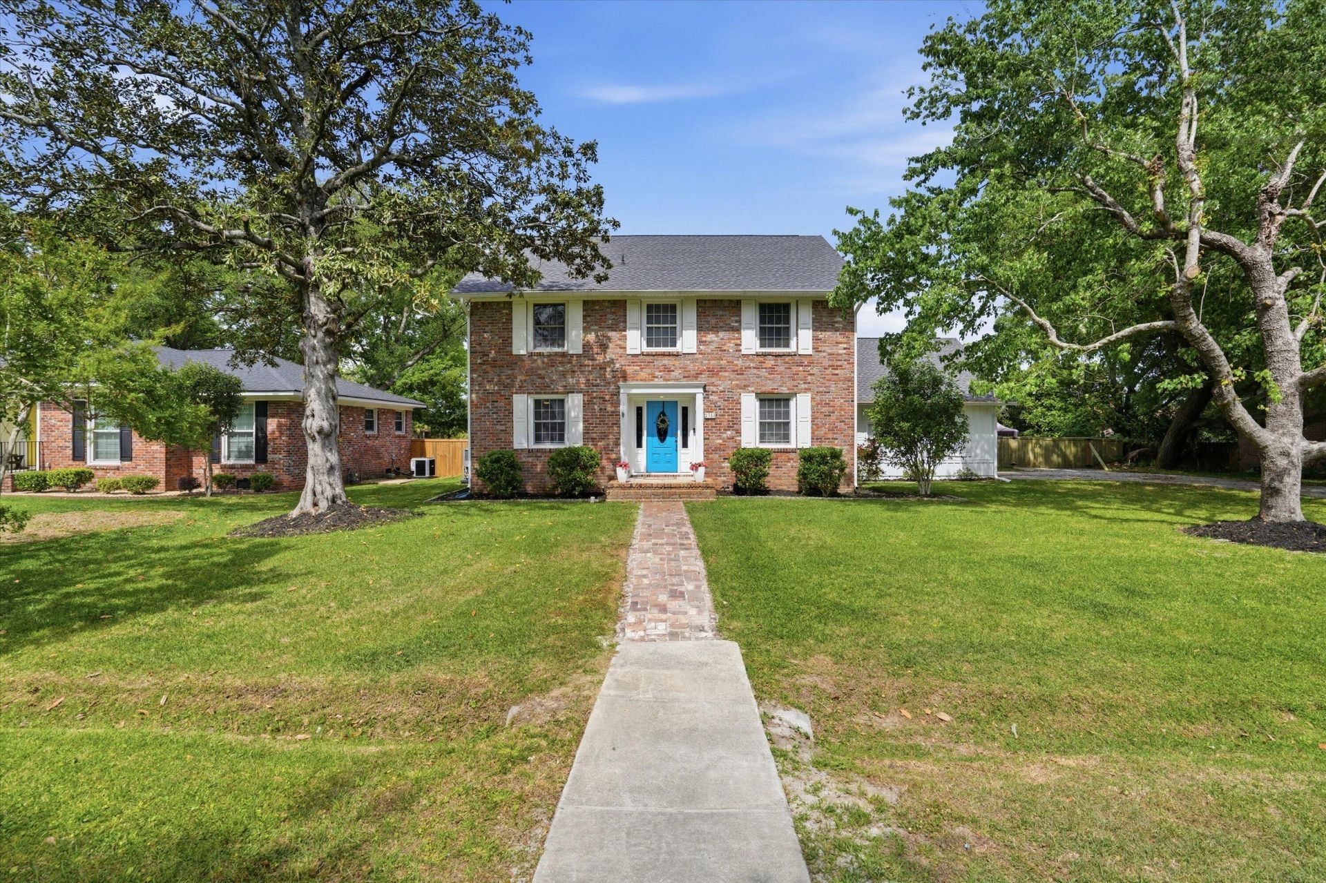 2388 Erskine Avenue Photo 6