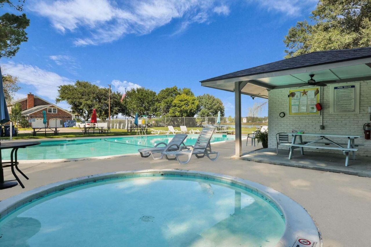 2388 Erskine Avenue Photo 61