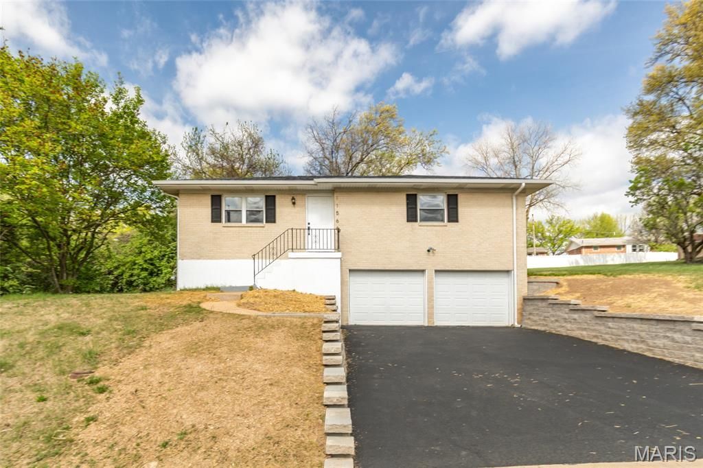 11565 Mehl Avenue, Florissant, MO 63303 Main Photo