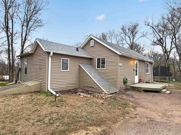 3213 13th St, Sioux City, IA 51105