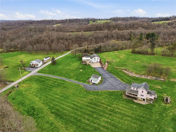 20 Walker Rd, Burgettstown, PA 15021