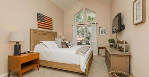 12535 Saint Bernard Drive, Truckee, CA 96161 Photo