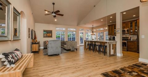 12535 Saint Bernard Drive, Truckee, CA 96161 Photo
