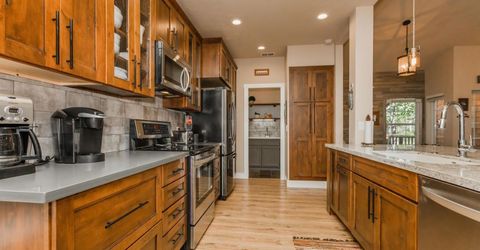 12535 Saint Bernard Drive, Truckee, CA 96161 Photo