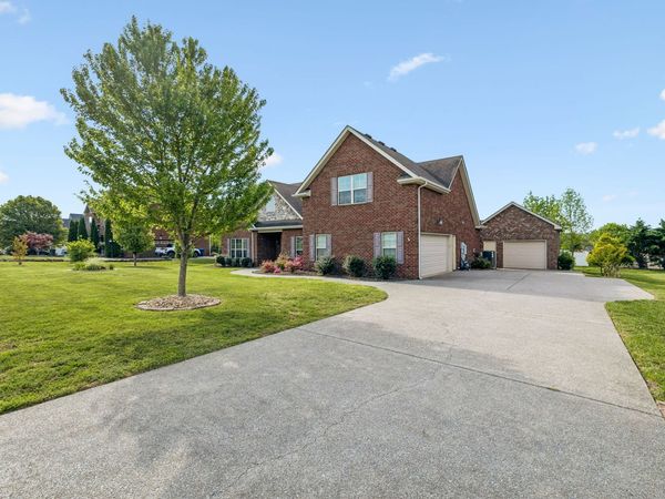 4117 Stony Point Dr, La Vergne, TN 37086