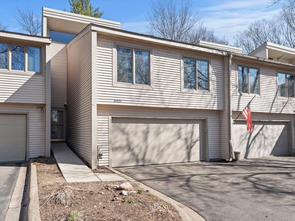 8405 137th Court, Apple Valley, MN 55124