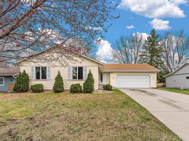 163 Southwind Lane, West Saint Paul, MN 55118