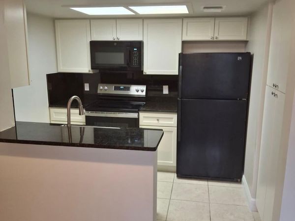 3222 Coral Lake Lane, Coral Springs, FL 33065