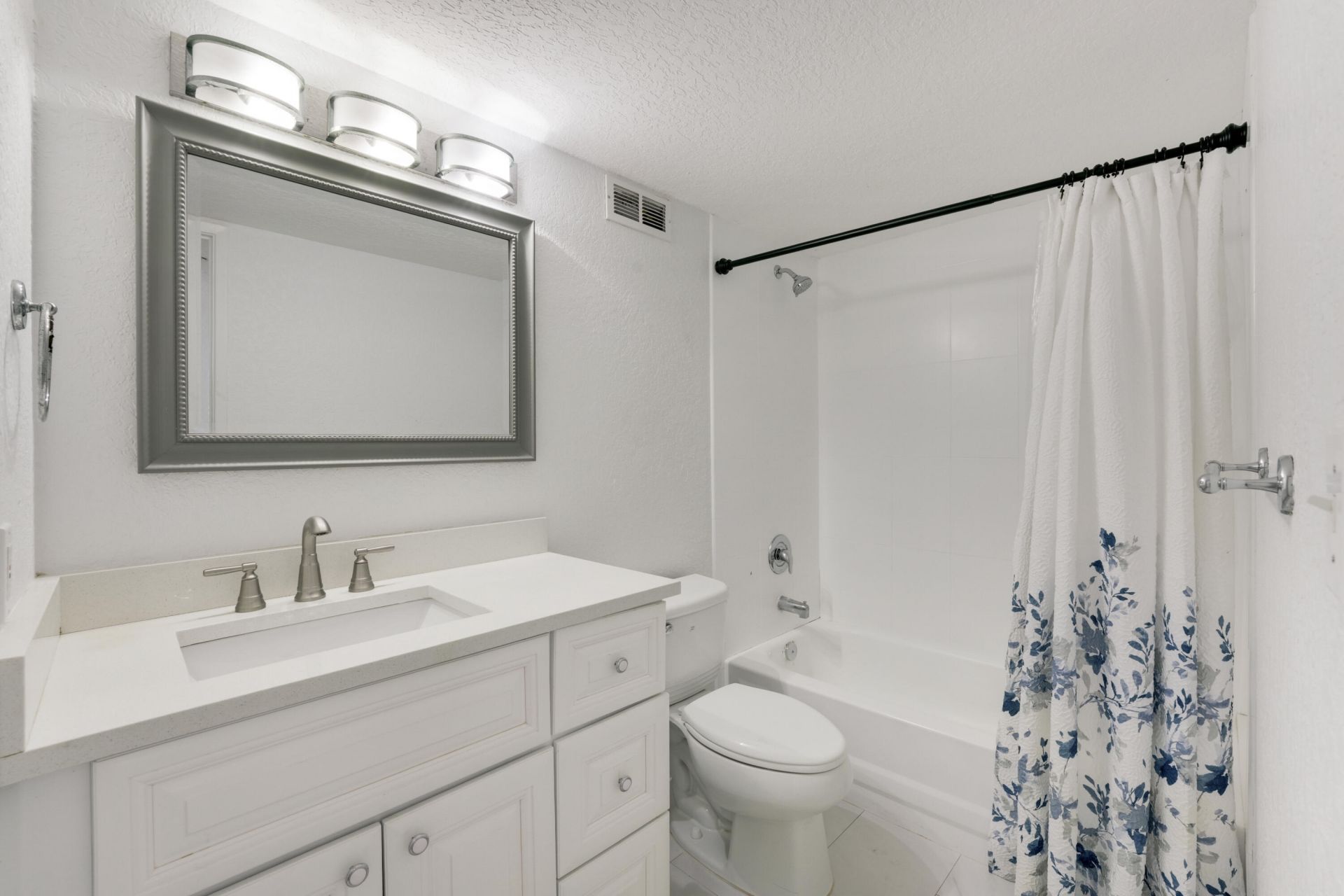 127 Yacht Club Way, Unit 101, Hypoluxo, FL 33462 Photo