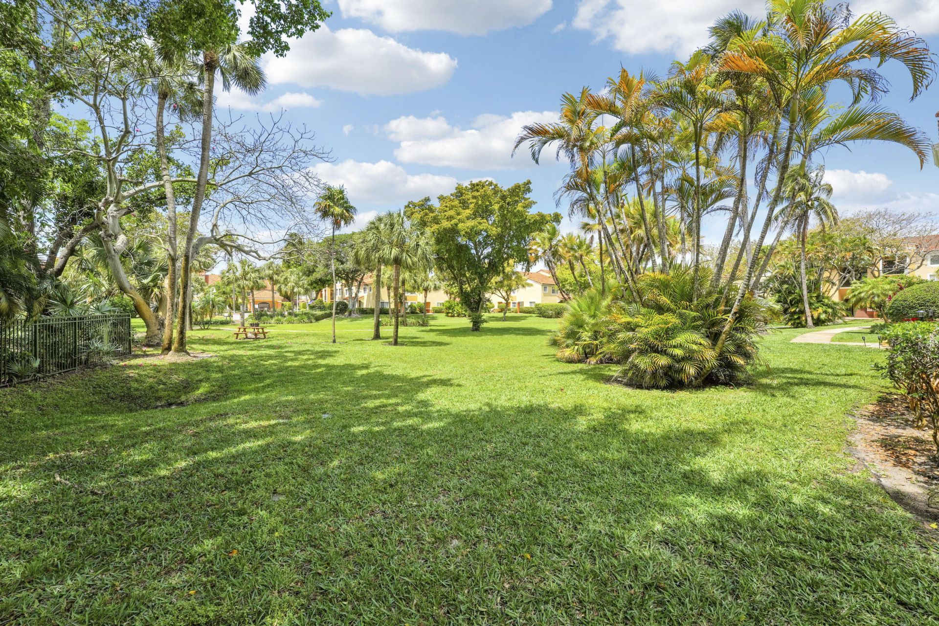 127 Yacht Club Way, Unit 101, Hypoluxo, FL 33462 Photo