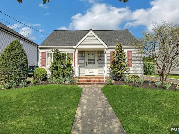 16 Maple Hill Road, CLIFTON, NJ 07013