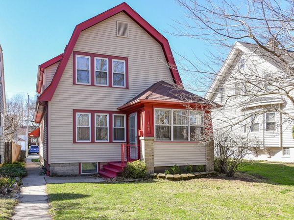 165 W Saveland AVENUE, Milwaukee, WI 53207