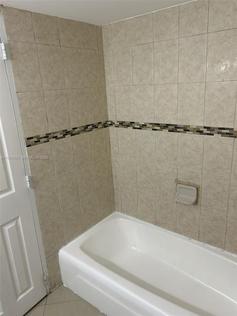 4650 NW 79th Ave, Unit 1F, Doral, FL 33166 Photo
