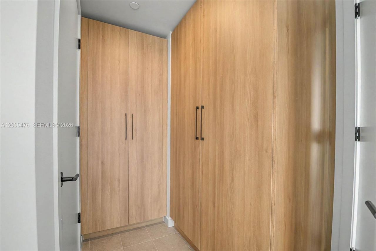 121 NE 25th St, Unit 1701, Miami, FL 33132 Photo