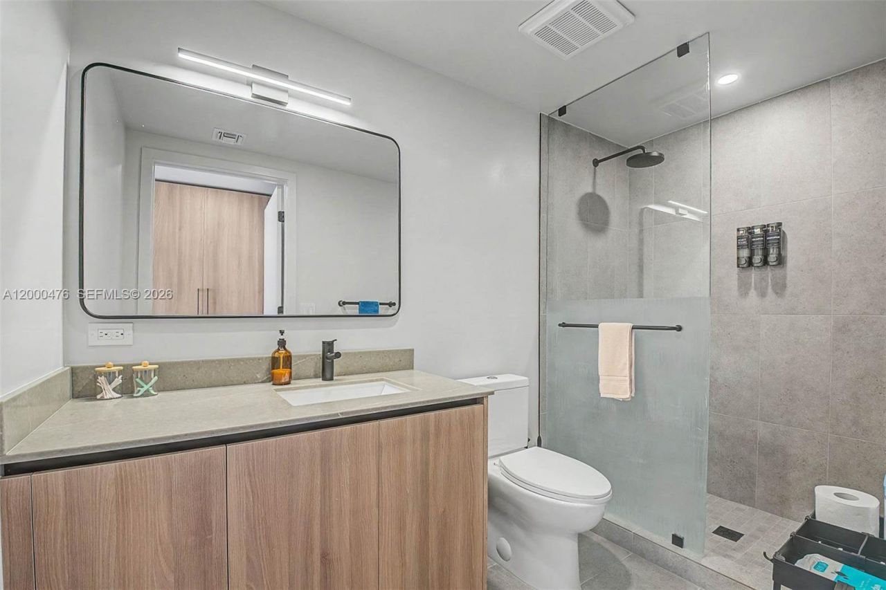 121 NE 25th St, Unit 1701, Miami, FL 33132 Photo